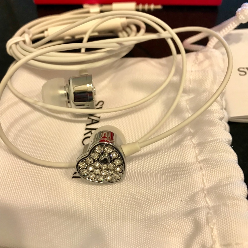 Swarovski earphones ( new, never used).